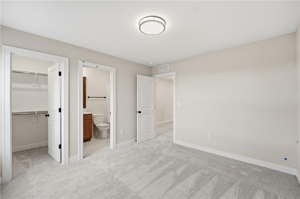 Photo 25 of 33 - 18555 W 195th Street, Spring Hill, KS 66083