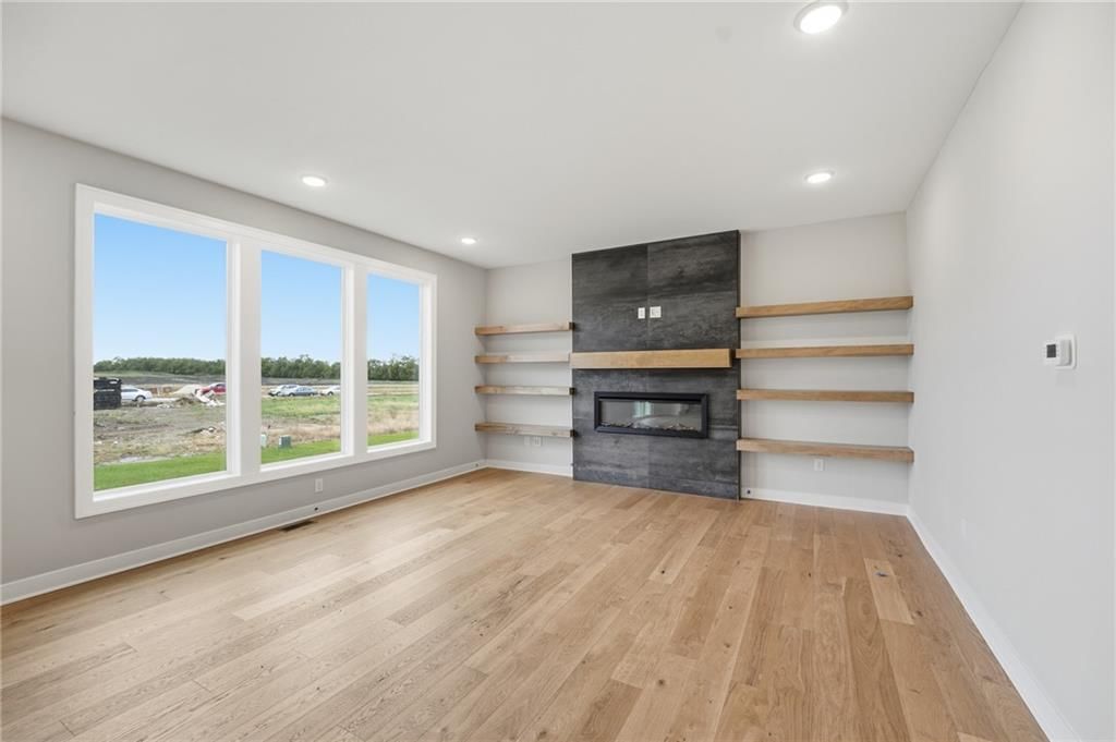 18555 W 195th Street, Spring Hill, KS: listing photo 3