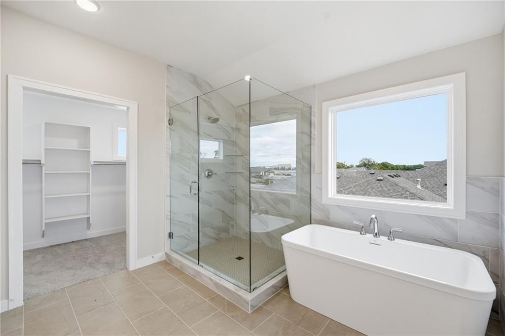 Photo 5 of 33 - 18555 W 195th Street, Spring Hill, KS 66083