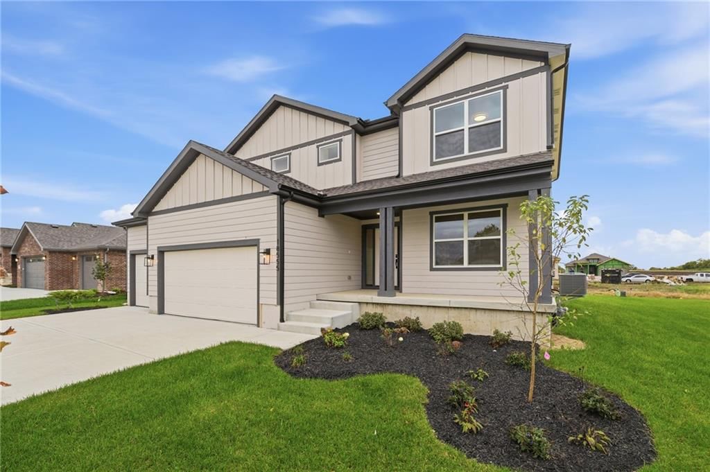 Photo 28 of 33 - 18555 W 195th Street, Spring Hill, KS 66083
