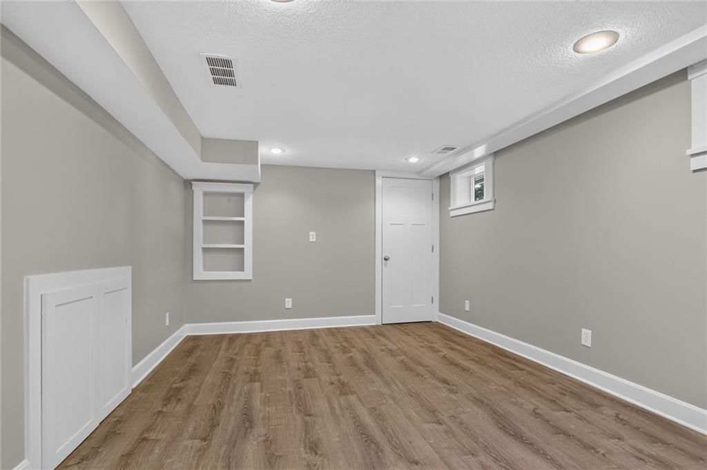 Finished basement at 5404 NE 43rd Street, Kansas City, MO 64117