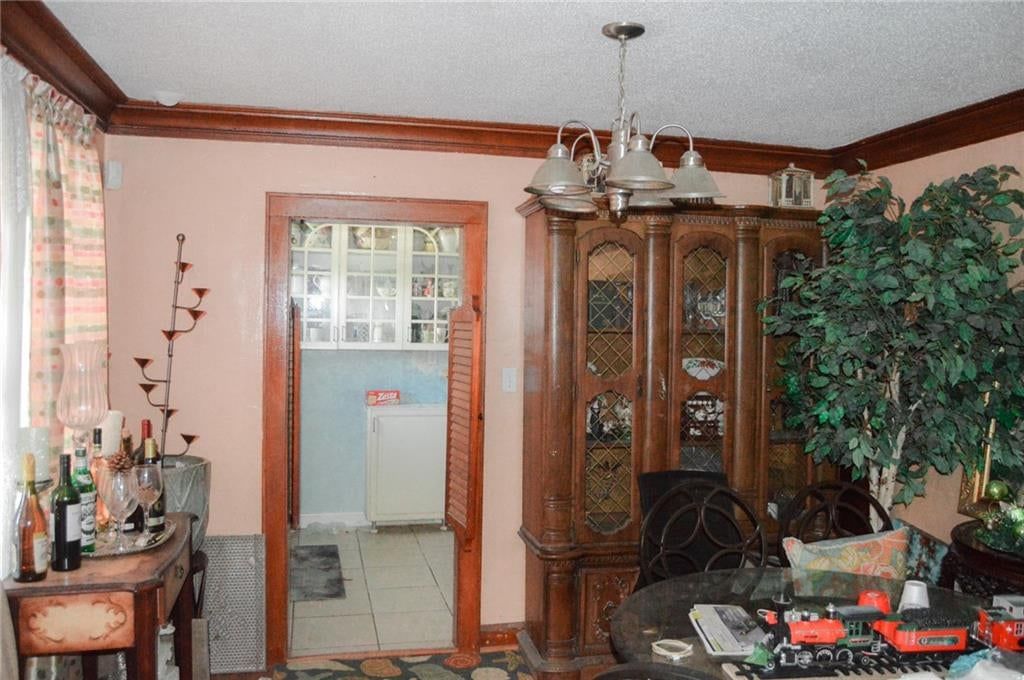 Photo 4 of 10 - 2503 Grandview Boulevard, Kansas City, KS 66102