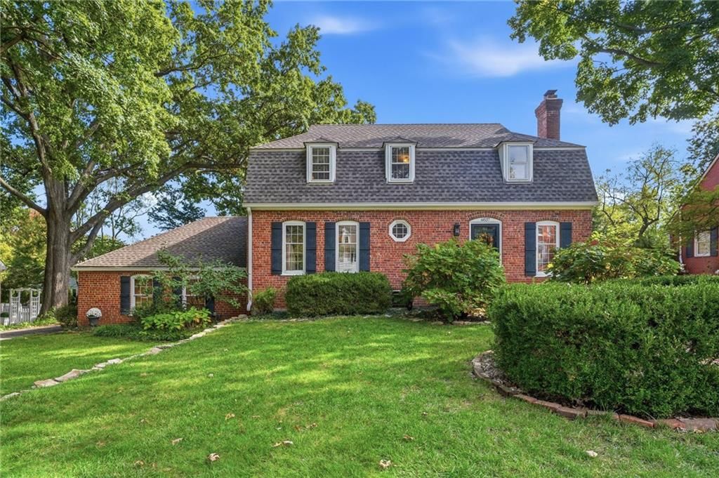 6837 Linden Street, Prairie Village, KS: listing photo 2