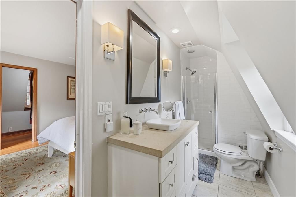 Photo 27 of 39 - 6837 Linden Street, Prairie Village, KS 66208