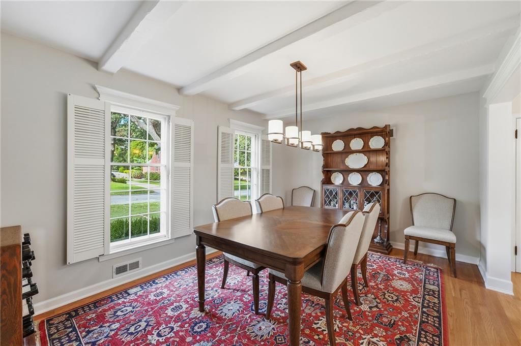 Photo 22 of 39 - 6837 Linden Street, Prairie Village, KS 66208