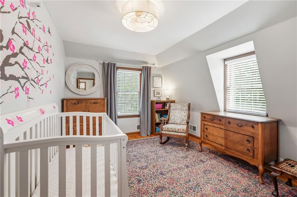 Photo 30 of 39 - 6837 Linden Street, Prairie Village, KS 66208