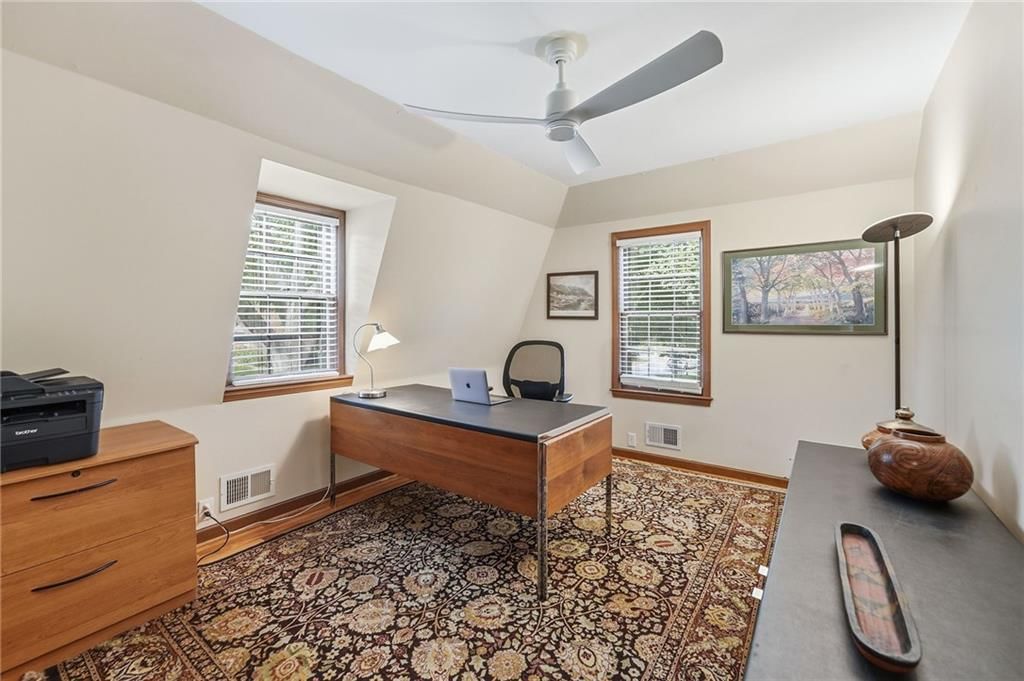 Photo 28 of 39 - 6837 Linden Street, Prairie Village, KS 66208