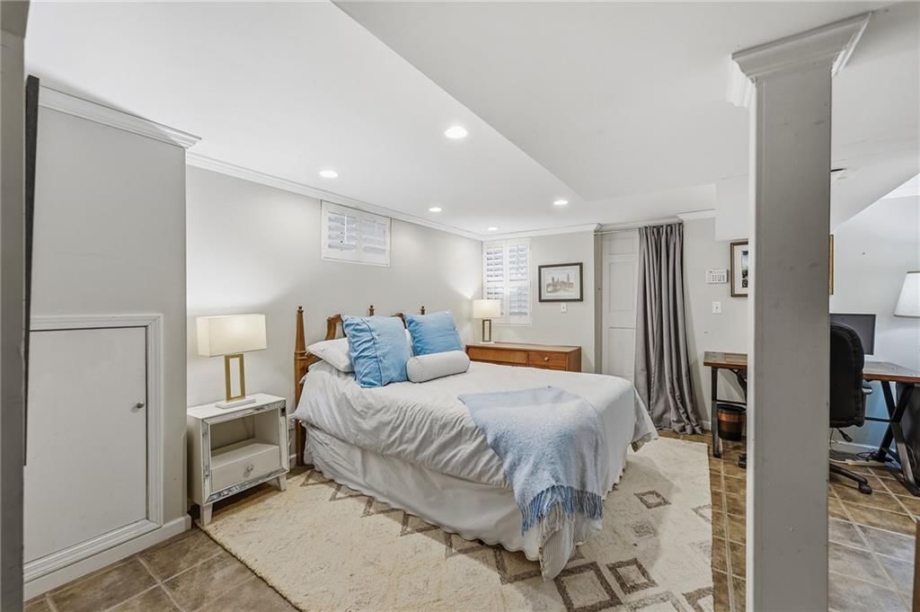 Photo 36 of 39 - 6837 Linden Street, Prairie Village, KS 66208