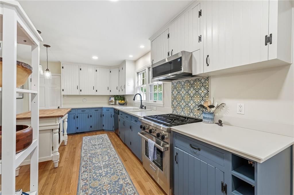 Photo 20 of 39 - 6837 Linden Street, Prairie Village, KS 66208