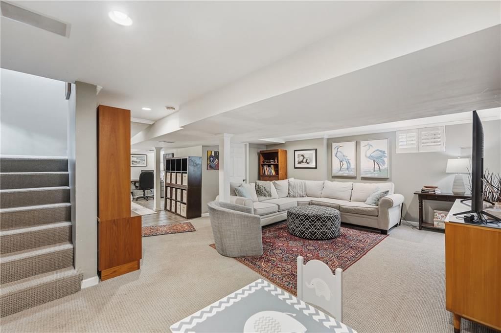 Photo 33 of 39 - 6837 Linden Street, Prairie Village, KS 66208