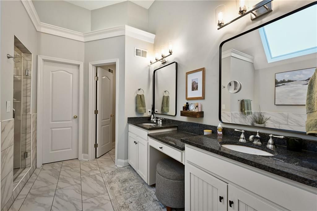 Photo 22: frameless glass shower, 10830 S CEDAR NILES Boulevard, Olathe, KS 66061