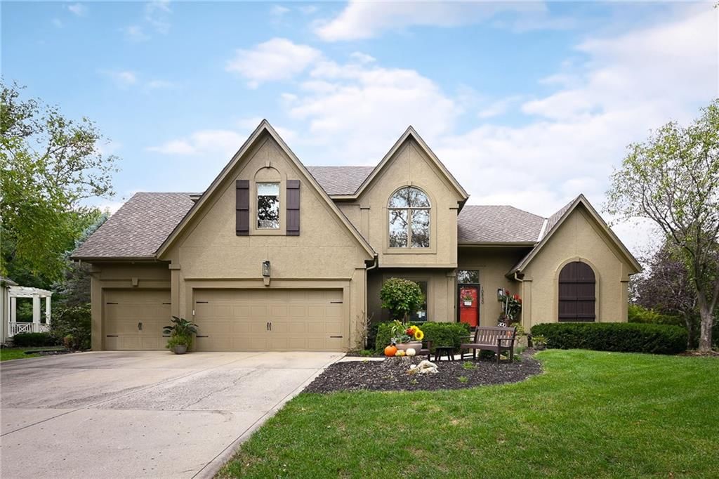 10830 S CEDAR NILES Boulevard, Olathe, KS: listing photo 3