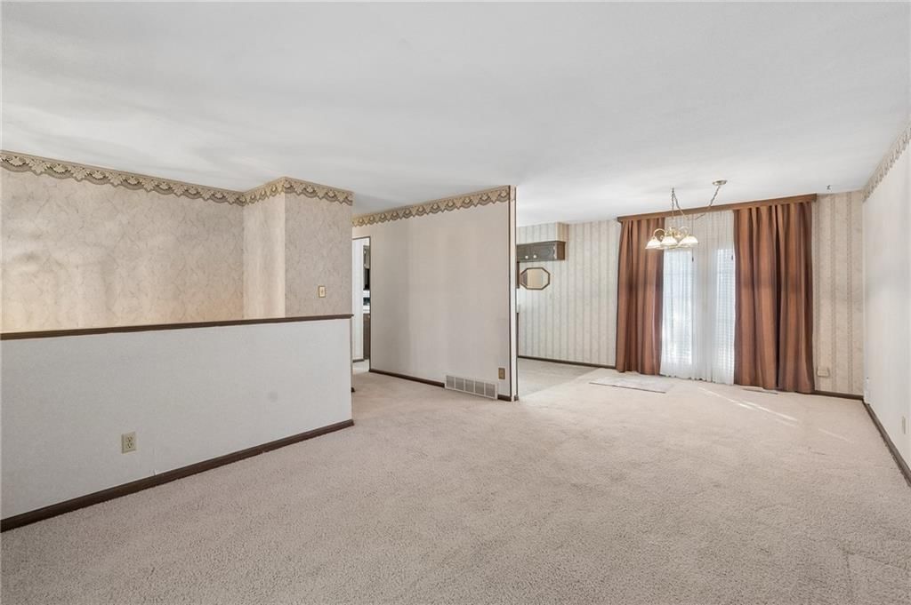 Photo 5 of 30 - 7413 NW 84th Terrace, Kansas City, MO 64153