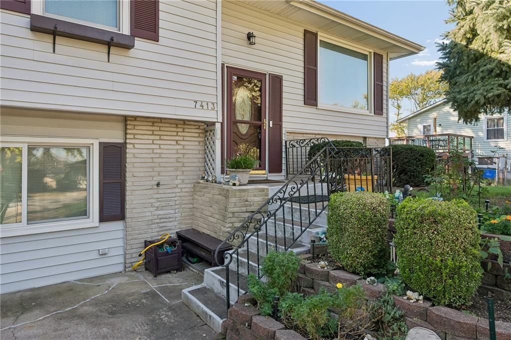 7413 NW 84th Terrace, Kansas City, MO: listing photo 2