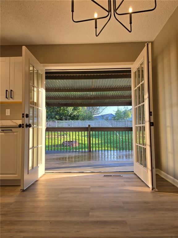 Photo 5 of 22 - 603 SE 21st Street, Oak Grove, MO 64075
