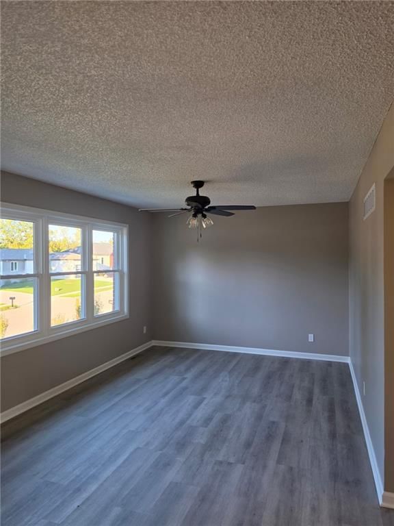 603 SE 21st Street, Oak Grove, MO: listing photo 2