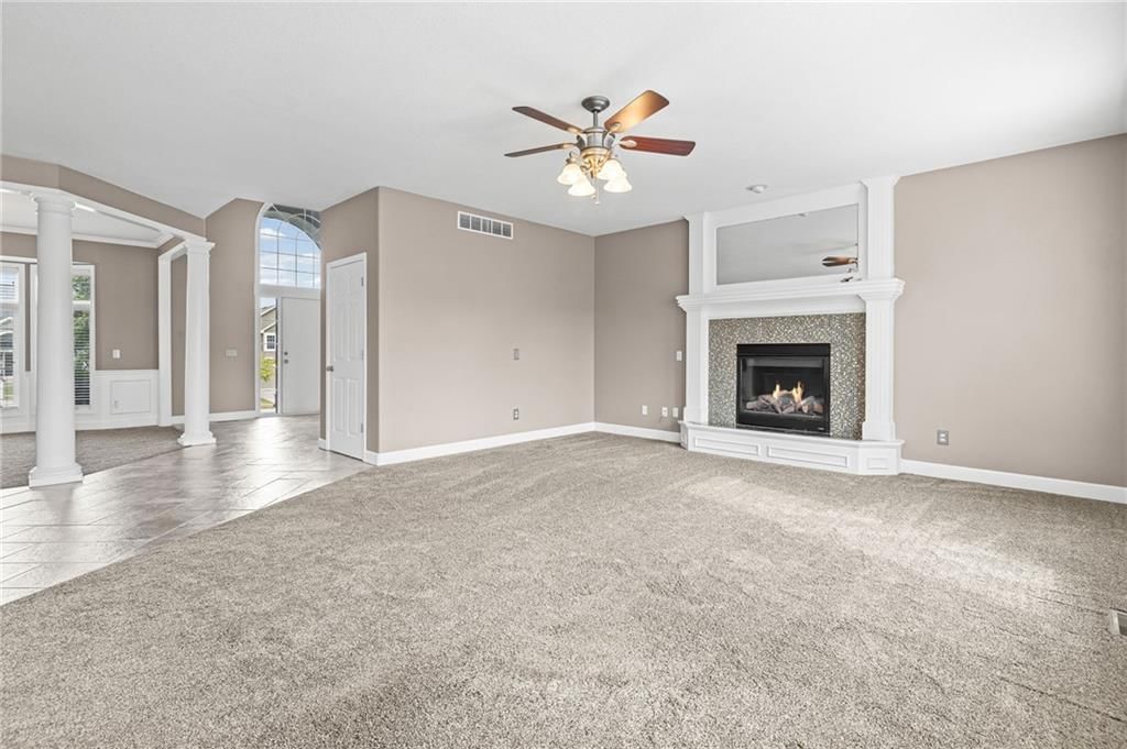 Photo 10 of 72 - 1703 NE 181st Terrace, Smithville, MO 64089