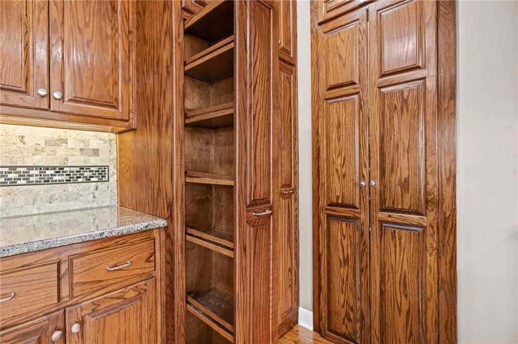 Photo 21 of 72 - 1703 NE 181st Terrace, Smithville, MO 64089