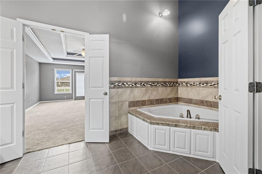 Photo 39 of 72 - 1703 NE 181st Terrace, Smithville, MO 64089