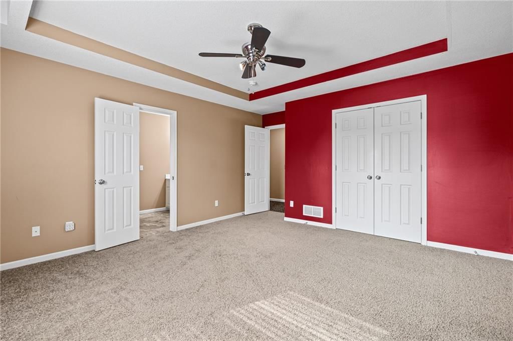 Accent wall at 1703 NE 181st Terrace, Smithville, MO 64089