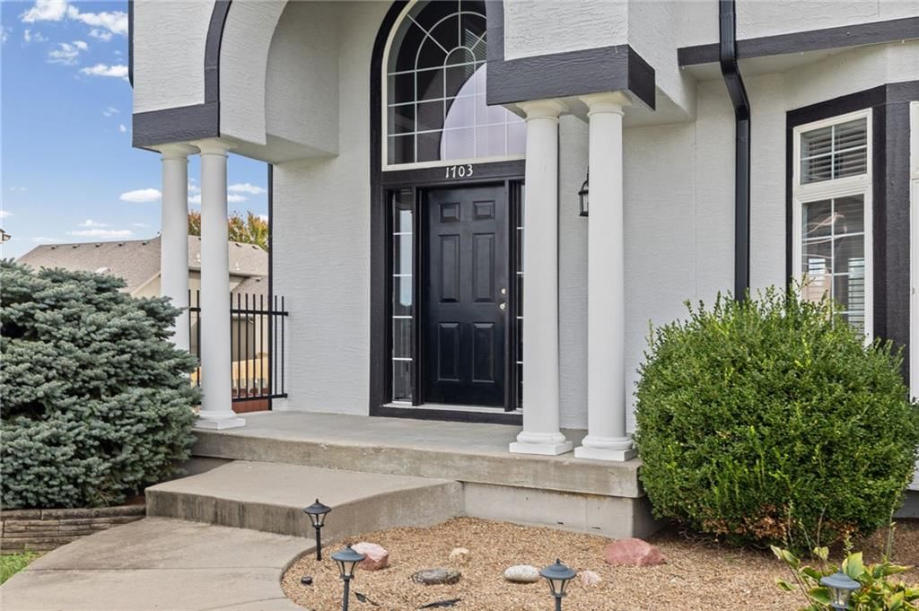 1703 NE 181st Terrace, Smithville, MO: listing photo 3