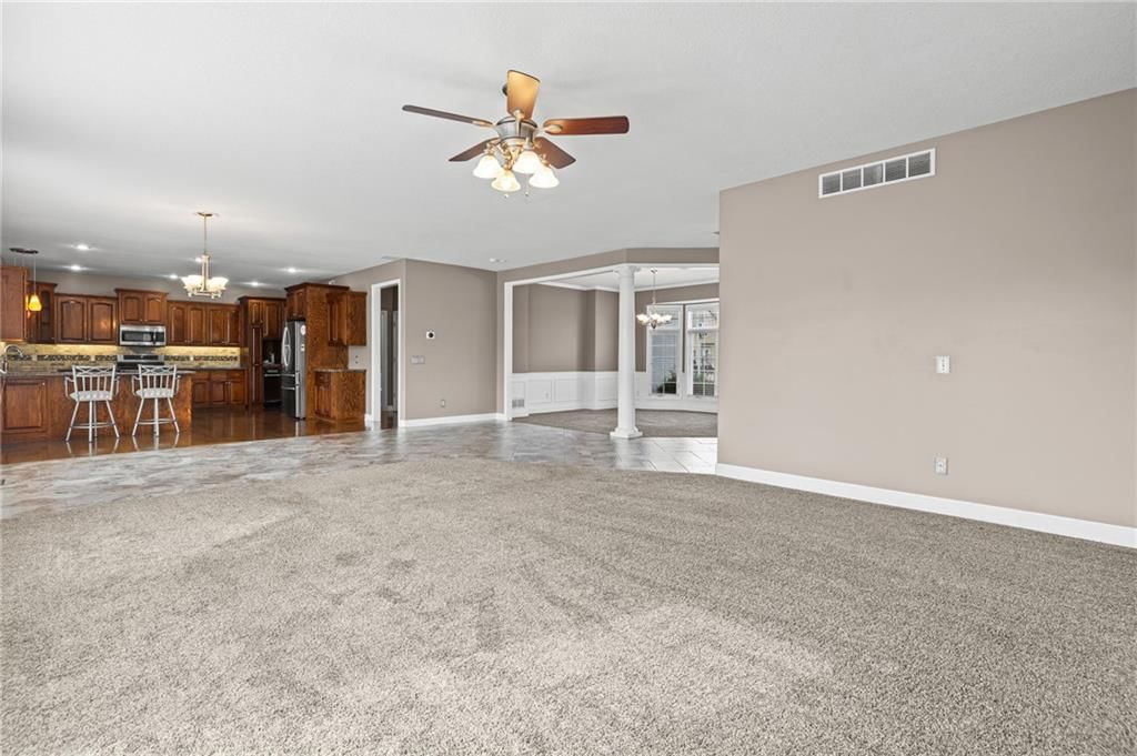Photo 11 of 72 - 1703 NE 181st Terrace, Smithville, MO 64089