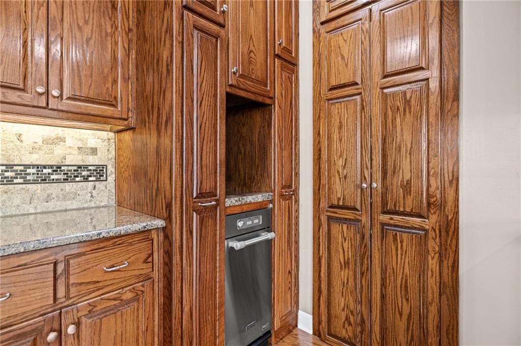 Walk-in pantry at 1703 NE 181st Terrace, Smithville, MO 64089