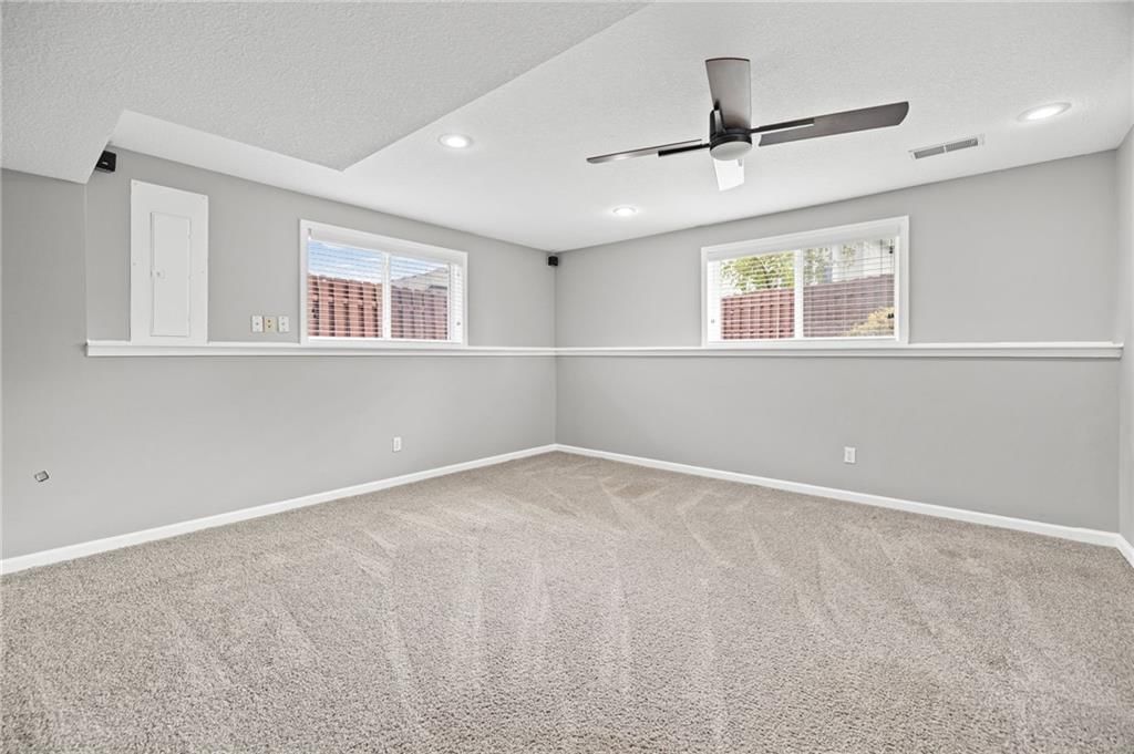 Built-ins at 1703 NE 181st Terrace, Smithville, MO 64089