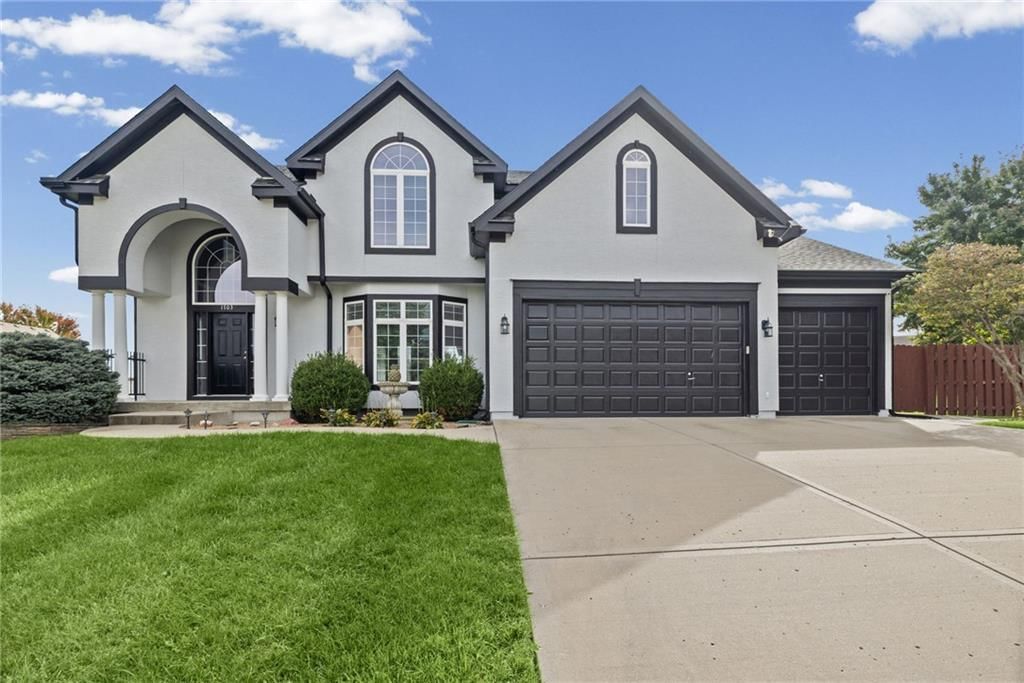 Garage for three or more cars at 1703 NE 181st Terrace, Smithville, MO 64089