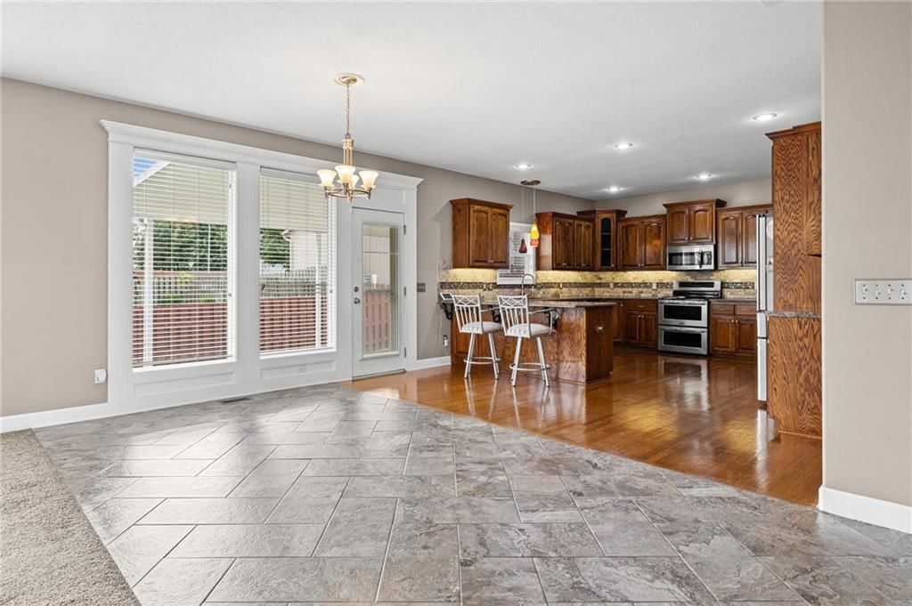 Photo 12 of 72 - 1703 NE 181st Terrace, Smithville, MO 64089