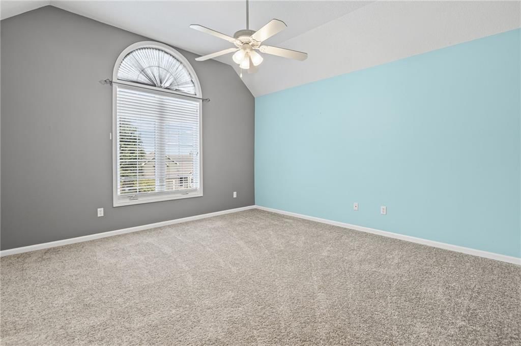 Photo 30 of 72 - 1703 NE 181st Terrace, Smithville, MO 64089