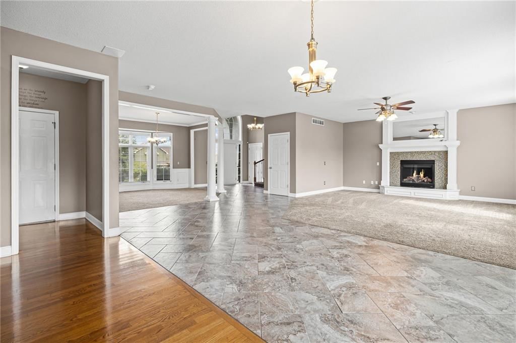 Photo 14 of 72 - 1703 NE 181st Terrace, Smithville, MO 64089