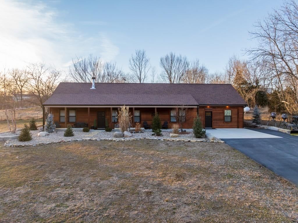25733 Dempsey Road, McLouth, KS: listing photo 2