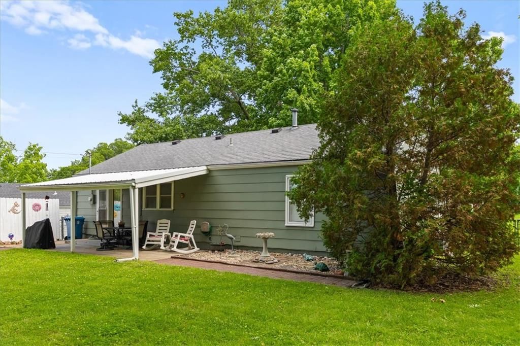 Driveway at 503 NE 67th Terrace, Gladstone, MO 64118