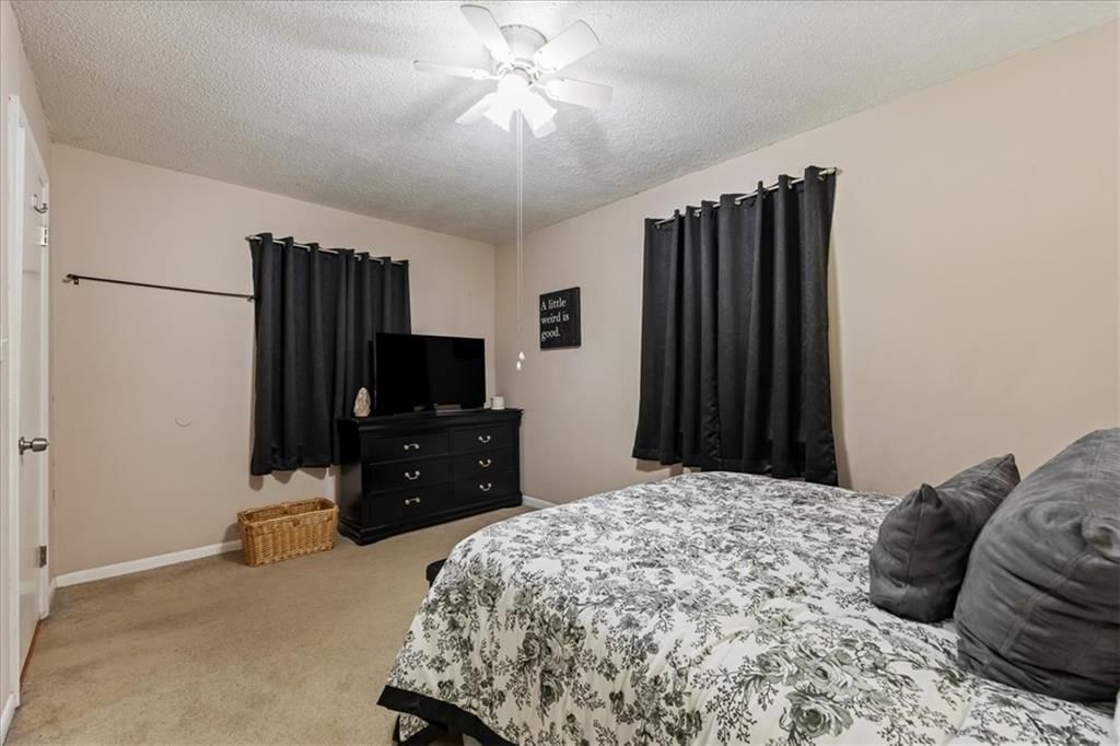 Photo 11 of 26 - 503 NE 67th Terrace, Gladstone, MO 64118