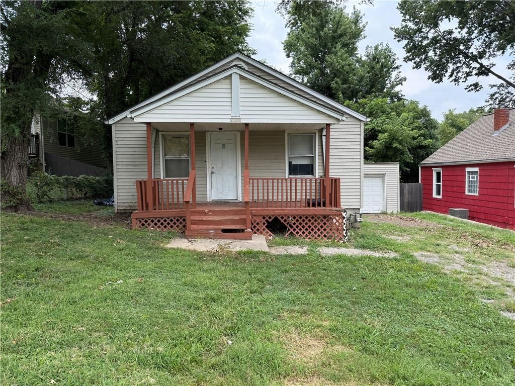 Photo 14 of 18 - 2000 NE 37th Terrace, Kansas City, MO 64116