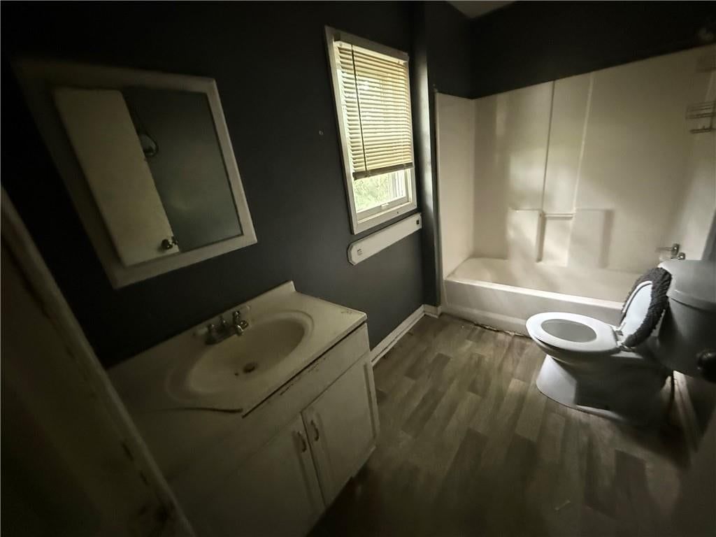 Photo 7 of 18 - 2000 NE 37th Terrace, Kansas City, MO 64116