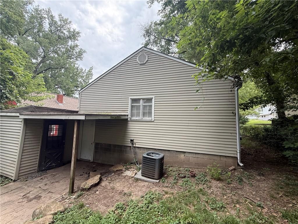Photo 18 of 18 - 2000 NE 37th Terrace, Kansas City, MO 64116