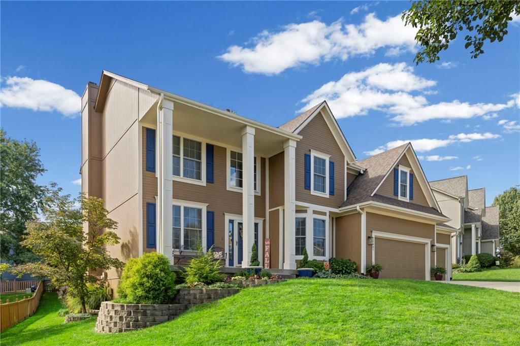 22007 52nd Street, Shawnee, KS: listing photo 2