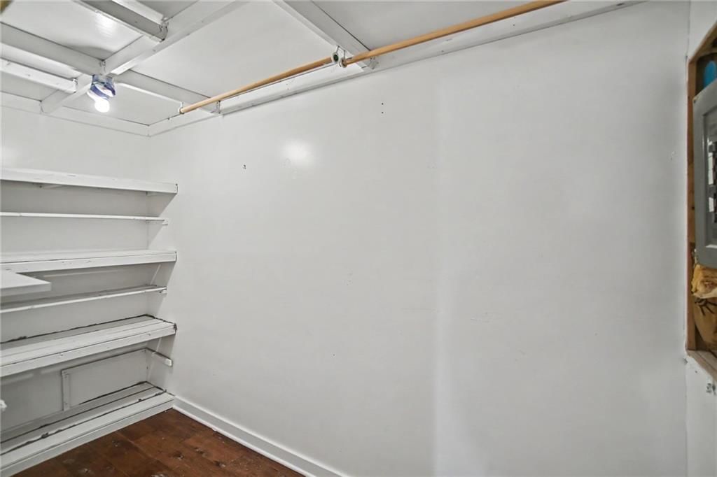 Photo 15 of 23 - 4429 NE Winn Road, Kansas City, MO 64117