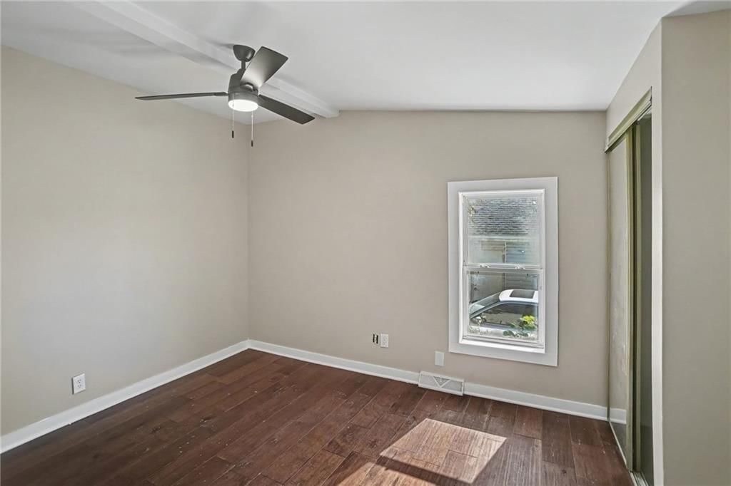 Photo 13 of 23 - 4429 NE Winn Road, Kansas City, MO 64117