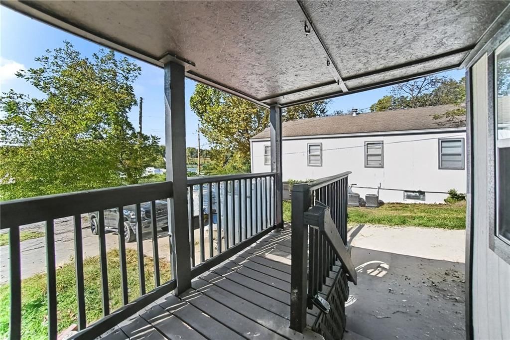 Photo 17 of 23 - 4429 NE Winn Road, Kansas City, MO 64117