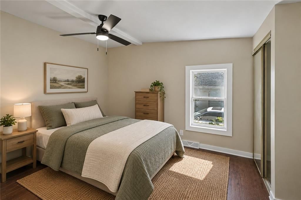 Photo 6 of 23 - 4429 NE Winn Road, Kansas City, MO 64117