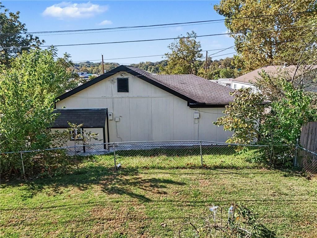 Photo 20 of 23 - 4429 NE Winn Road, Kansas City, MO 64117
