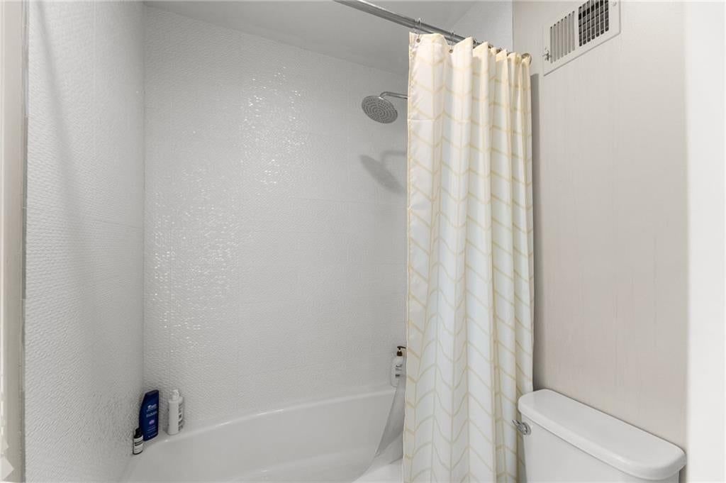 Tub and shower combo at 4503 NE Waters Edge Street, Lee's Summit, MO 64064