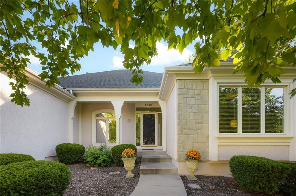 12307 Ash Ash Street, Leawood, KS