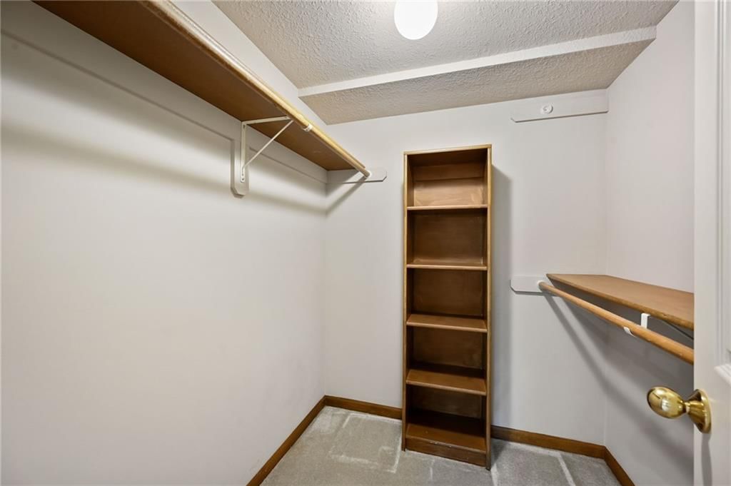 Photo 28 of 35 - 12307 Ash Street, Leawood, KS 66209