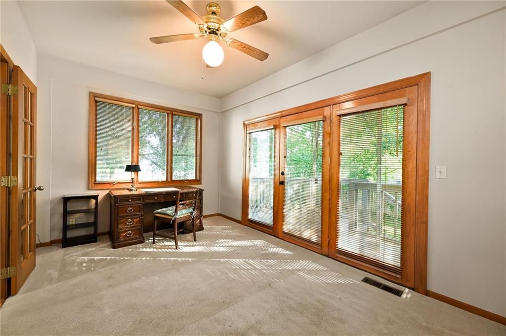 Photo 23 of 35 - 12307 Ash Street, Leawood, KS 66209