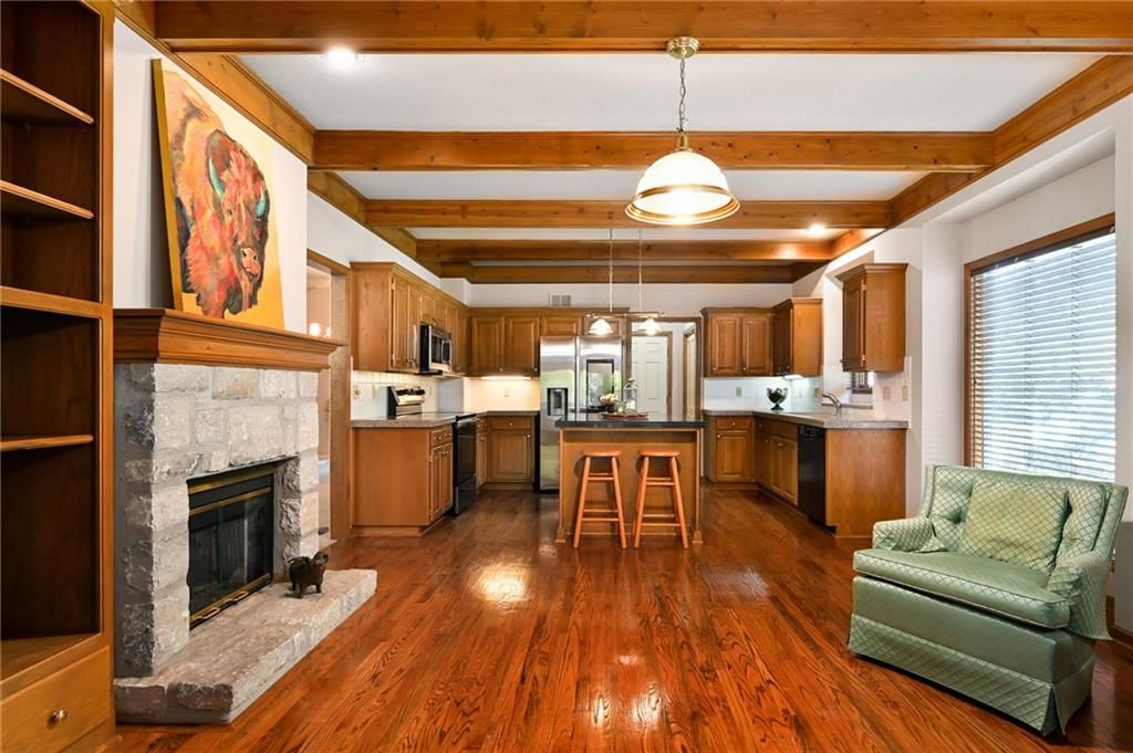 Photo 18 of 35 - 12307 Ash Street, Leawood, KS 66209