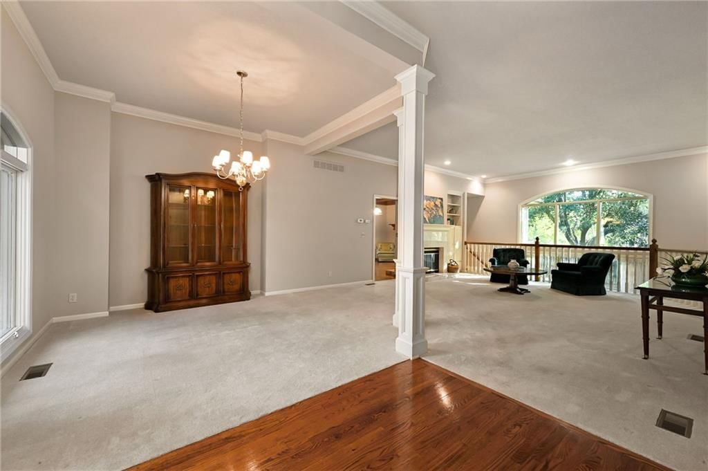 Photo 6 of 35 - 12307 Ash Street, Leawood, KS 66209